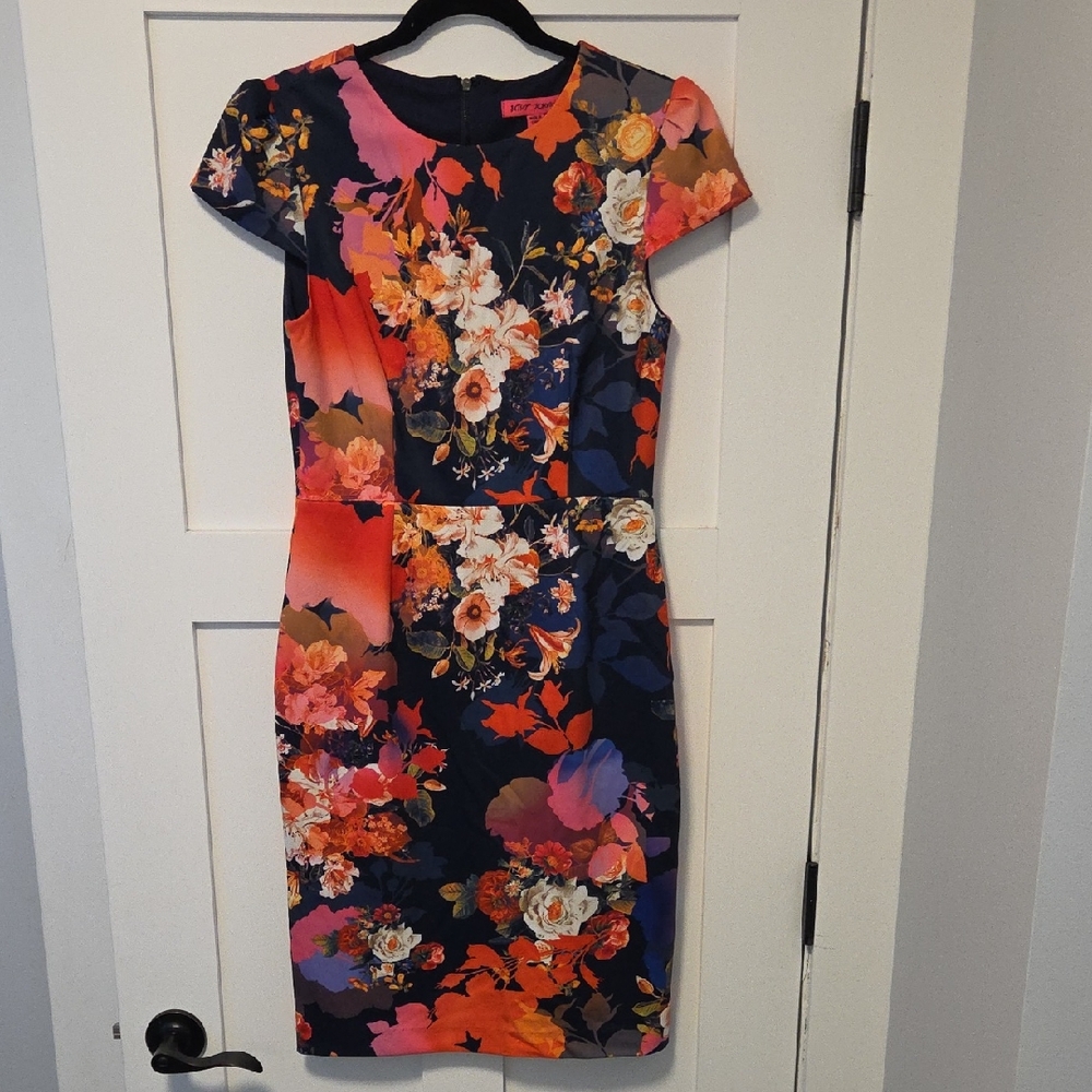 Betsey Johnson floral print cap sleeve sheath dress